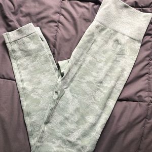 Gymshark Camo Seemless Leggings- Sage Green, M